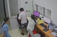 Xác minh vụ người đàn ông kẹp cổ, dọa chọc bút bi vào mắt nữ bác sĩ 