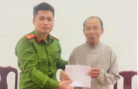 Công an ngăn kịp cụ ông rút tiền 2 sổ tiết kiệm chuyển cho kẻ lừa đảo
