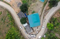  Vụ lật xe 9 người tử vong: Xuống dốc, cua gấp, xe lao qua trước nhà dân 