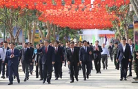 Tổng Bí thư Tô Lâm dâng hương tưởng niệm Chủ tịch Hồ Chí Minh tại Nghệ An