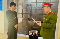 Khởi tố kẻ mạo danh người nổi tiếng để tiếp cận cô gái rồi giở trò đồi bại