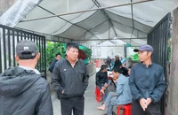 Hai chị em và trẻ sơ sinh tử vong nghi do đốt than củi để sưởi ấm