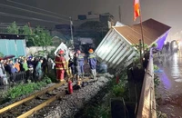Công an thông tin vụ tai nạn tàu hoả và xe container làm 2 người thương vong