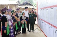 Cử tri vùng cao Nghệ An bỏ phiếu bầu cử sớm