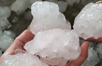 Mưa đá to bằng quả trứng gà ở miền núi Nghệ An