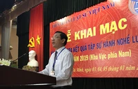 Bị đình chỉ nếu viết bộ quy tắc vào tay khi thi tập sự luật sư