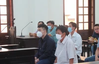 Lại hoãn xử vụ 2 cha con đánh gãy chân ông thợ hồ