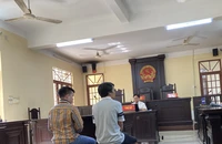 Hoãn xử vì bị cáo khiếu nại cán bộ điều tra nhưng chưa được giải quyết