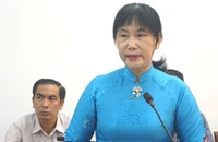 Bà Nguyễn Thị Suốt, Hiệu trưởng Trường THCS Lý Thường Kiệt (quận Bình Tân), chia sẻ tại buổi làm việc. Ảnh: NGUYỄN QUYÊN