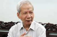 Nhà giáo ưu tú-PGS-TS Trần Hữu Tá. Ảnh: Khoavanhoc