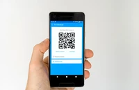 Chính phủ rất khuyến khích người dân giao dịch không dùng tiền mặt và gần 60% dân số đã tiếp xúc với thanh toán kỹ thuật số. Ảnh: PHƯƠNG MINH