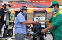 Các đơn vị bán lẻ xăng dầu kỳ vọng có quy định mức chiết khấu cố định phù hợp để họ đủ khả năng hoạt động. Ảnh: HOÀNG GIANG