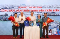 Lễ ra mắt chương trình “Cùng ngư dân thắp sáng đèn trên biển” nhận được nhiều sự quan tâm tích cực của bạn đọc. Ảnh: HOÀNG GIANG