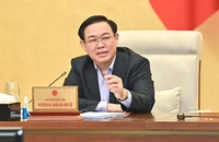 Chủ tịch Quốc hội Vương Đình Huệ phát biểu tại phiên họp. Ảnh: PHẠM THẮNG