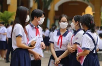 Nhiều ý kiến cho rằng cần đánh giá kỹ sự cần thiết của việc cấp CCCD cho trẻ dưới 14 tuổi, bởi các giao dịch ở độ tuổi này đều thông qua người giám hộ. Ảnh: HOÀNG GIANG
