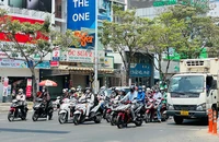 Những ngày qua TP.HCM và các tỉnh Nam Bộ nắng nóng gay gắt, nhất là vào buổi trưa. Ảnh: TRẦN MINH