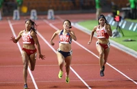 Lê Tú Chinh tại SEA Games 2019 (giữa) được ví là nữ hoàng tốc độ Đông Nam Á trở lại đường đua sau thời gian dài chữa trị chấn thương. Ảnh: ND