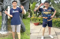 Từ Ngọc Quý và Võ Minh Trí (từ trái sang) vào TP.HCM hội ngộ cùng các bệnh nhi từng mắc ung thư. Ảnh: THẢO PHƯƠNG