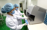 Phía Bộ LĐ-TB&XH cho rằng trong dài hạn thì phương án 3 tối ưu hơn, không ảnh hưởng tới những người lao động đang tham gia BHXH. Ảnh minh họa: V.LONG
