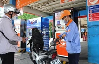 Theo chuyên gia, giá xăng dầu tăng là nhân tố tiềm ẩn khiến lạm phát tăng nên cần phải theo dõi chặt chẽ. Ảnh: HOÀNG GIANG