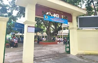 Trường Tiểu học Hồng Hà, quận Bình Thạnh nơi xảy ra sự việc. Ảnh: NGUYỄN QUYÊN 