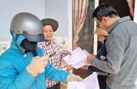 Nhiều người dân tại xã Cư Suê chịu hệ lụy sau cơn sốt đất. Ảnh: TIẾN THOẠI
