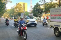 Người hơn 60 tuổi được thi bằng lái xe máy nhưng phải đáp ứng đủ điều kiện về sức khỏe. Ảnh: NC