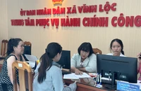 Những bước chuyển mạnh mẽ trong cải cách thủ tục hành chính và chuyển đổi số đang từng ngày phục vụ người dân tốt hơn. Ảnh: THẢO HIỀN