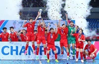 Thùy Trang “quái kiệt” bóng đá nữ