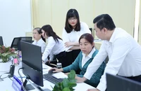 Xã hội hóa dịch vụ công: Người dân được lợi gì?