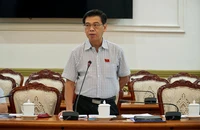 TP.HCM: Quản lý 'khéo' không để tiểu thương giữ sạp trong chợ để kinh doanh ngoài chợ