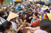 Độc đáo: 'Phiên chợ' lấy lá cây thay tiền ở TP.HCM