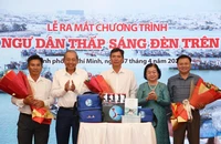 Chùm ảnh: Lễ ra mắt chương trình 'Cùng ngư dân thắp sáng đèn trên biển'