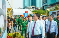 Khai mạc triển lãm ảnh "Tự hào một dải biên cương" 