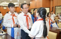 Bí thư Nguyễn Văn Nên gặp gỡ, lắng nghe tiếng nói thiếu nhi