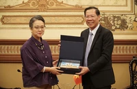 Chủ tịch UBND TP.HCM Phan Văn Mãi tiếp Phó Tổng Thư ký LHQ Armida Salsiah Alisjahbana