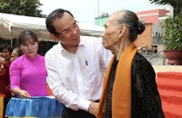 Bí thư TP.HCM Nguyễn Văn Nên đề nghị huyện Hóc Môn giải quyết rốt ráo vấn đề đất đai