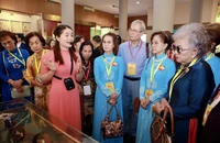 Hơn 100 kiều bào tiêu biểu dâng hương tưởng niệm các Vua Hùng