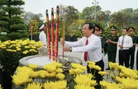 Lãnh đạo TP.HCM dâng hương tưởng niệm anh hùng liệt sĩ nhân Tết Giáp Thìn 2024