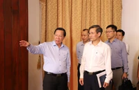 Chủ tịch TP.HCM Phan Văn Mãi kiểm tra công tác chuẩn bị Lễ tang tại Hội trường Thống Nhất