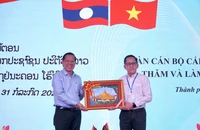 Chủ tịch UBND TP.HCM tiếp đoàn cán bộ cấp cao của Đảng Nhân dân Cách mạng Lào