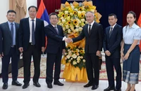 Lãnh đạo Thành uỷ TP.HCM chúc mừng 70 năm ngày thành lập Đảng Nhân dân Cách mạng Lào
