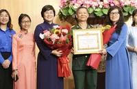 TP.HCM: Phường An Đông trao huy hiệu cho 47 đảng viên cao tuổi dịp 2-9