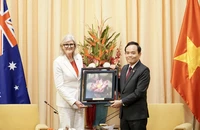 Bí thư TP.HCM Trần Lưu Quang hội kiến Toàn quyền Australia và Phu quân