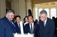 Chủ tịch Quốc hội Hungary xem triển lãm ảnh về Sài Gòn cách đây hơn 1 thế kỷ