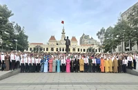 Đoàn đại biểu Đại hội MTTQ Việt Nam TP.HCM tưởng niệm Chủ tịch Hồ Chí Minh, các anh hùng liệt sĩ