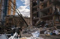 Nhiều tòa nhà tại thủ đô Kiev, Ukraine bị phá hủy sau các cuộc không kích của quân Nga hồi tháng 10. Ảnh: GETTY IMAGES