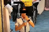 VIDEO: Nhân viên an ninh bị nghi trộm tiền khách rồi nuốt để phi tang