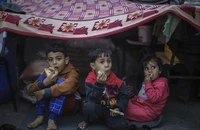 Không nhà, không áo ấm, người dân Gaza đối mặt với mùa đông khắc nghiệt