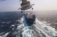 Houthis nói vừa nã tên lửa tàu trên Biển Đỏ, tấn công UAV vào Israel 